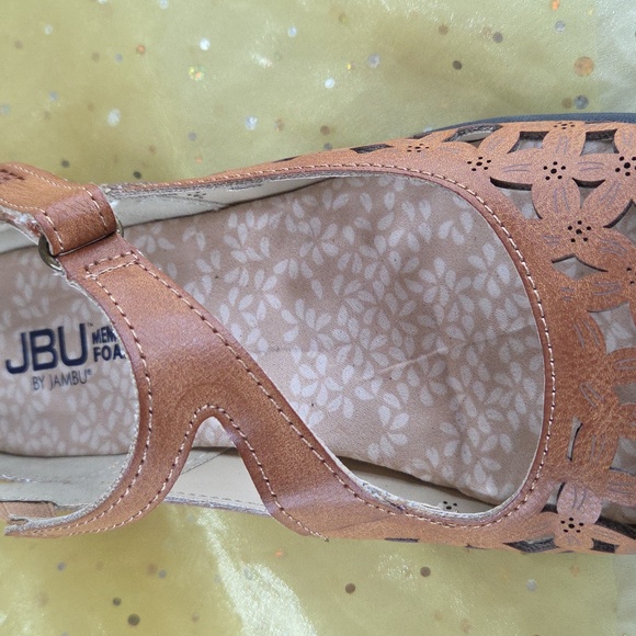 JBU By JAMBU Bellrose 8M Comfort Mary Jane Shoes in Tan with Cutout Detail - Picture 14 of 16